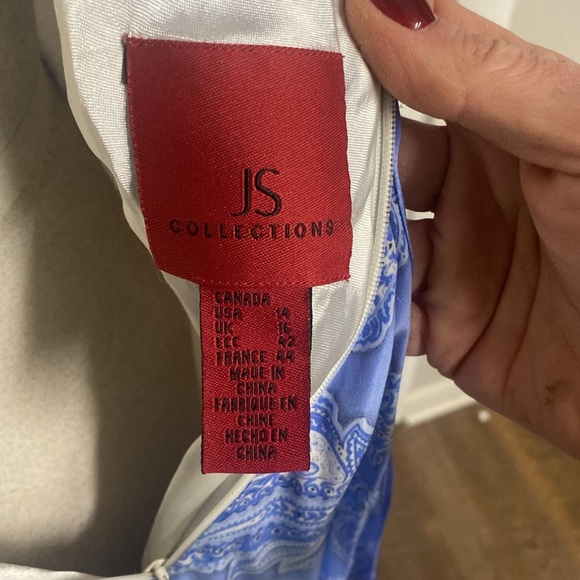 Vintage Silk Elegant Floral Paisley Pattern VNeck Backless Dress w/long train - Picture 14 of 15